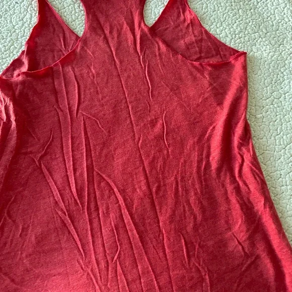 2 size medium workout/crossfit shirts - Picture 4 of 4